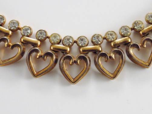Trifari heart pendant - Gem